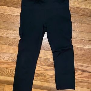 GapFit black cropped leggings